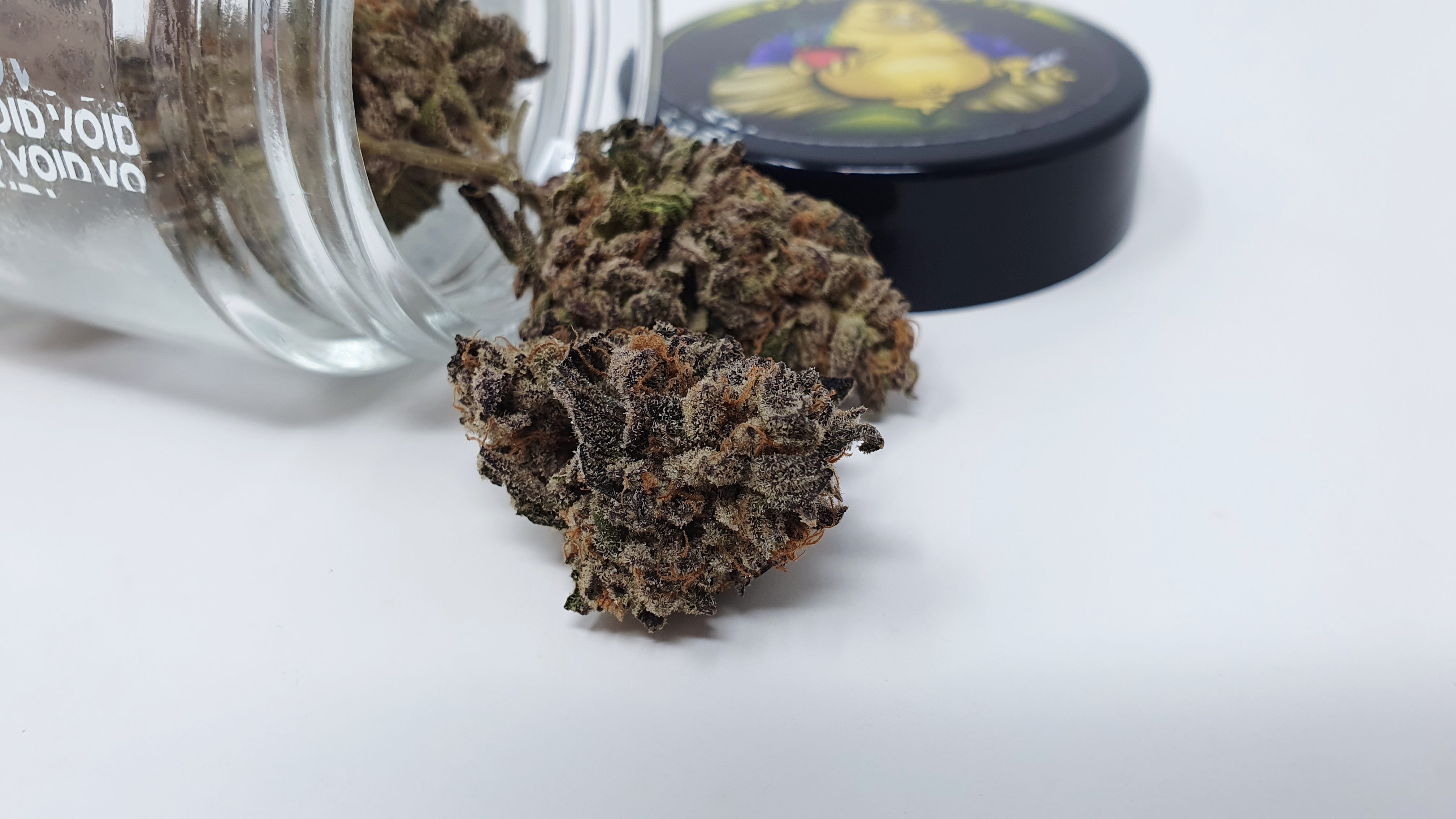 Archive image 6 for Divine Storm Cannabis Strain Review & Information