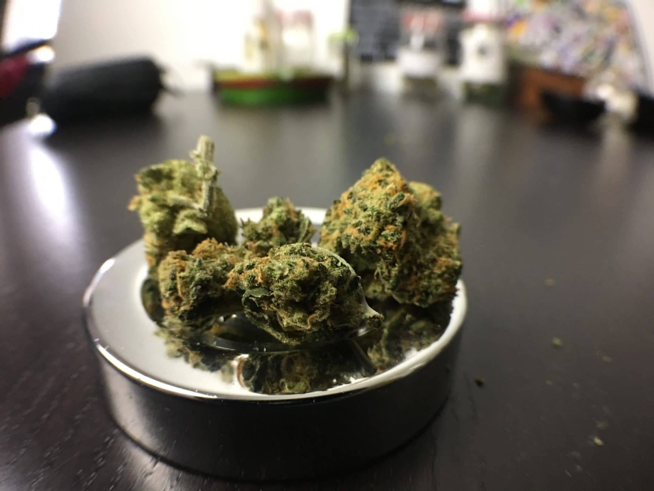 Archive image 2 for Neville's Haze Cannabis Strain Review