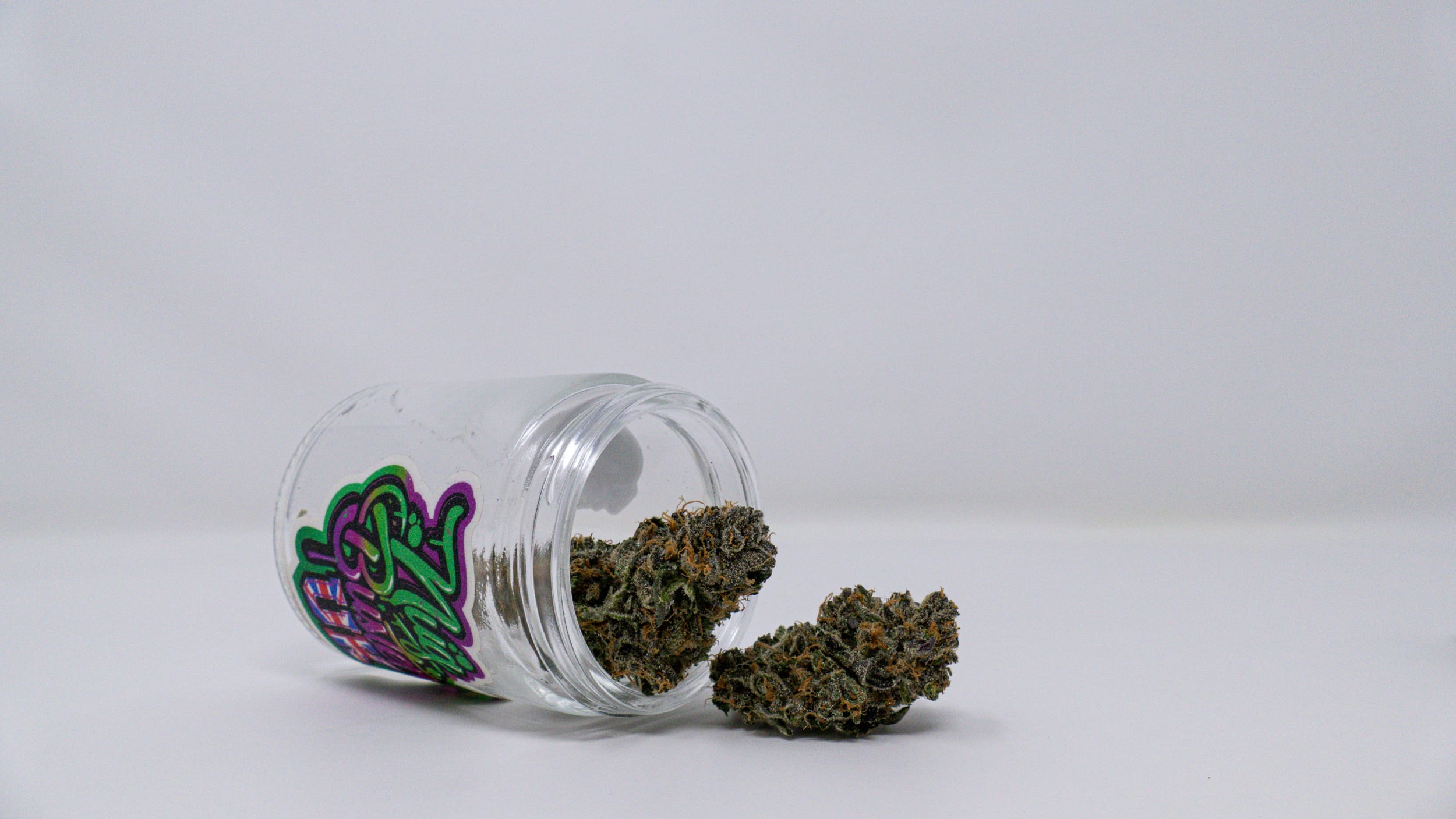 Archive image 5 for OZK Cannabis Strain Review & Information
