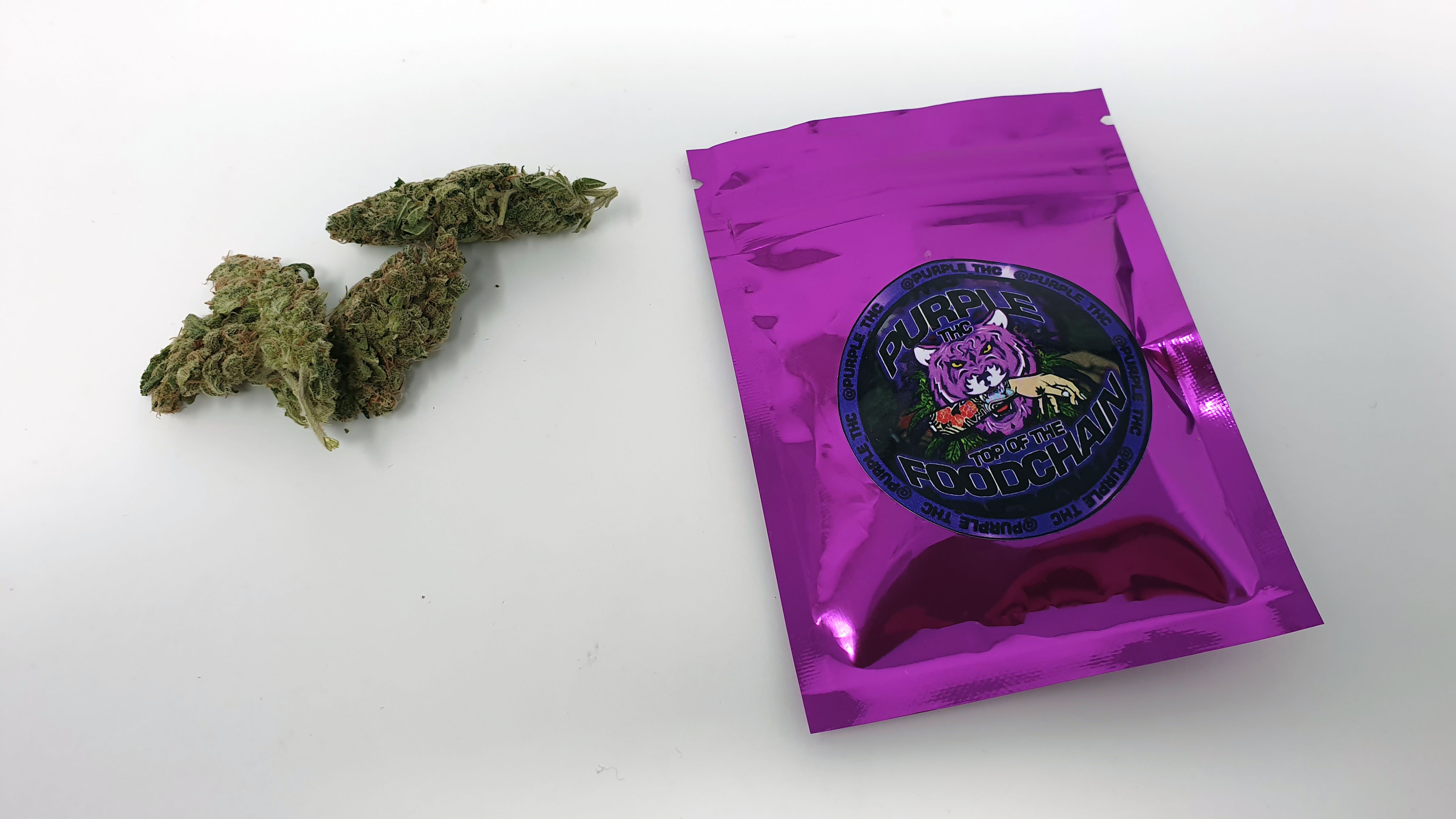 Archive image 5 for SmellyBerry Cannabis Strain Review & Information