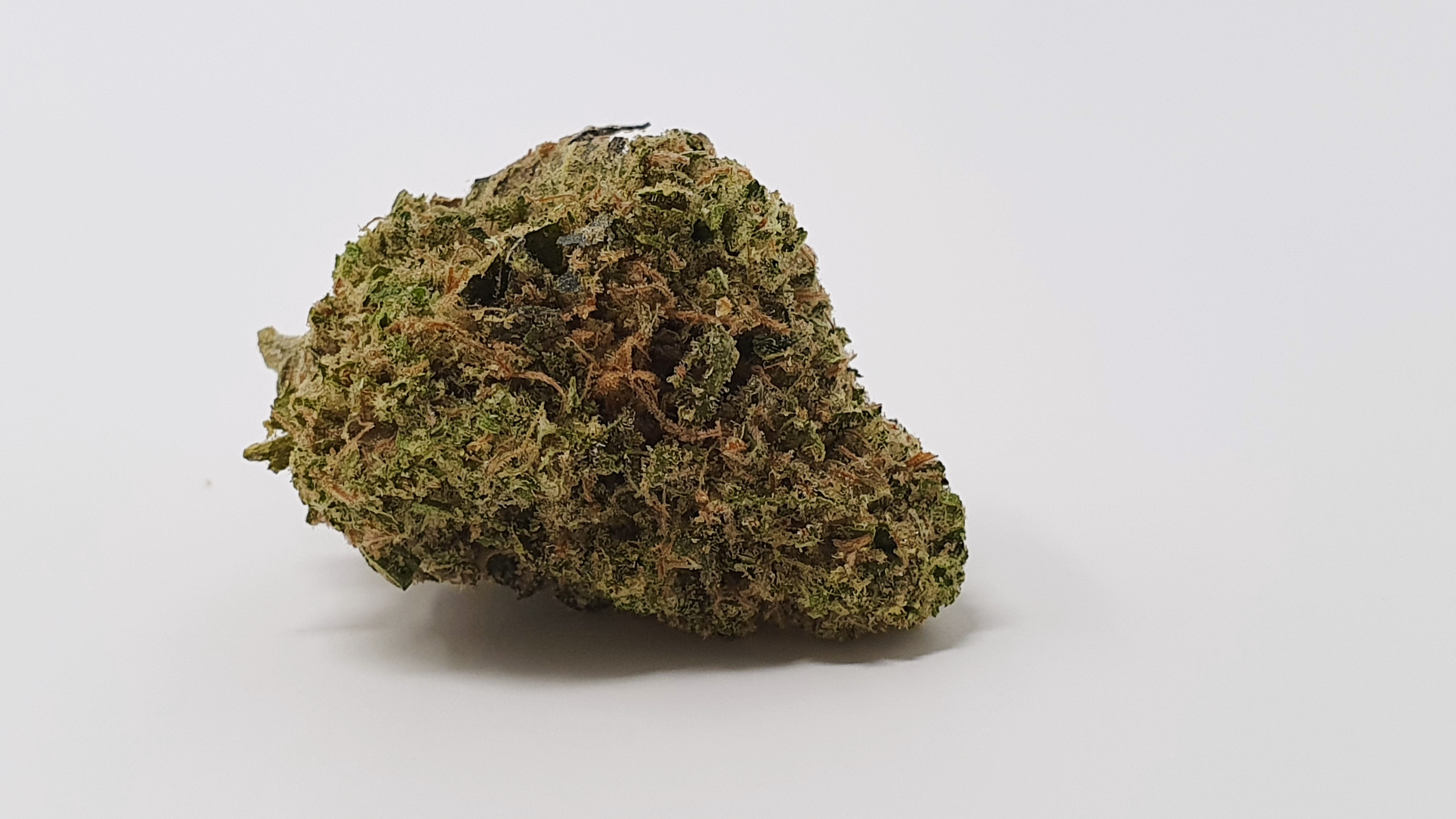 Archive image 9 for ZCube Cannabis Strain Review & Information