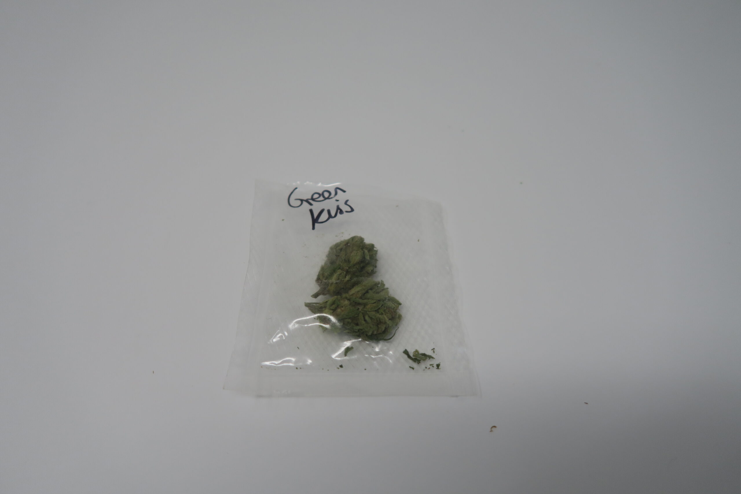 ISMOKE archive image 2 for Green Kiss Cannabis Strain Review