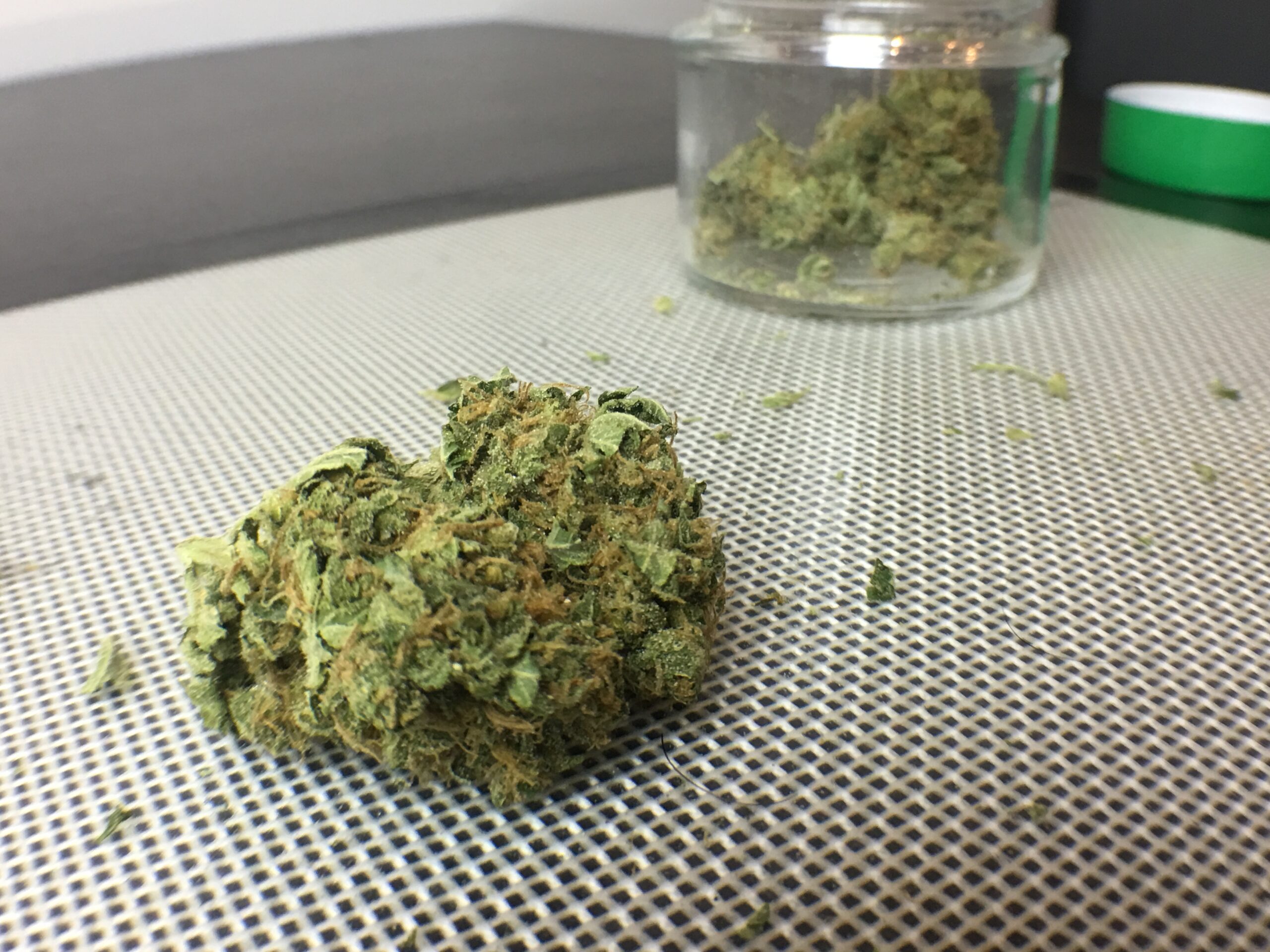 ISMOKE archive image 4 for Lemon Blues Cannabis Strain Review